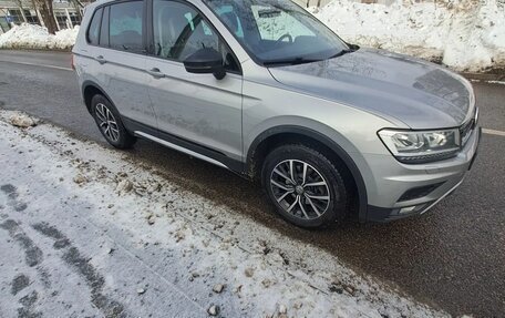 Volkswagen Tiguan II, 2020 год, 2 870 000 рублей, 2 фотография