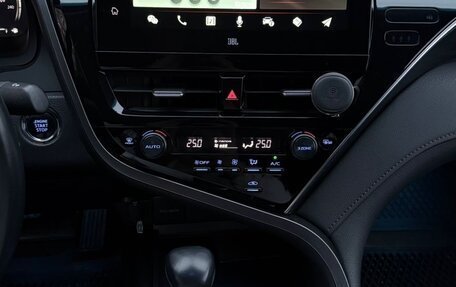 Toyota Camry, 2023 год, 3 450 000 рублей, 7 фотография