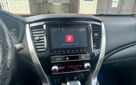 Mitsubishi Pajero Sport III рестайлинг, 2021 год, 3 000 000 рублей, 6 фотография