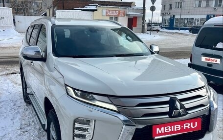 Mitsubishi Pajero Sport III рестайлинг, 2021 год, 3 000 000 рублей, 2 фотография