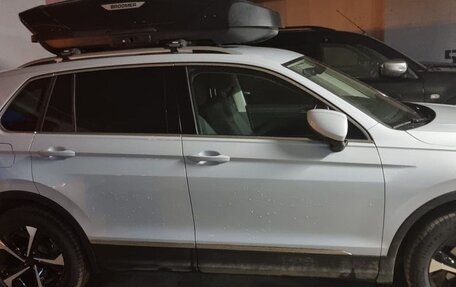 Volkswagen Tiguan II, 2018 год, 1 599 999 рублей, 8 фотография