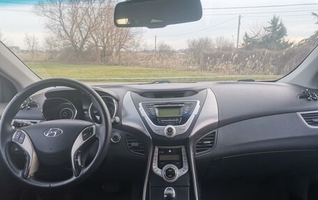 Hyundai Avante, 2011 год, 900 000 рублей, 3 фотография