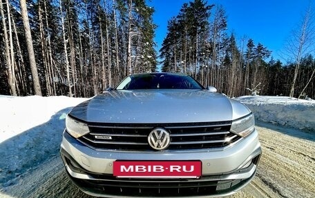 Volkswagen Passat B8 рестайлинг, 2020 год, 2 850 000 рублей, 18 фотография