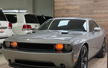 Dodge Challenger III рестайлинг 2, 2013 год, 2 350 000 рублей, 6 фотография