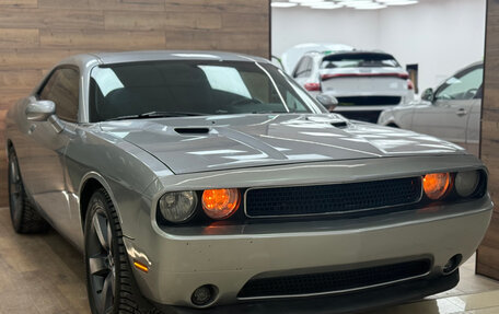 Dodge Challenger III рестайлинг 2, 2013 год, 2 350 000 рублей, 7 фотография