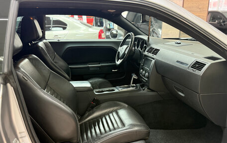 Dodge Challenger III рестайлинг 2, 2013 год, 2 350 000 рублей, 10 фотография