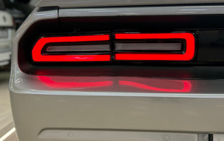 Dodge Challenger III рестайлинг 2, 2013 год, 2 350 000 рублей, 25 фотография