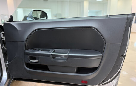 Dodge Challenger III рестайлинг 2, 2013 год, 2 350 000 рублей, 22 фотография