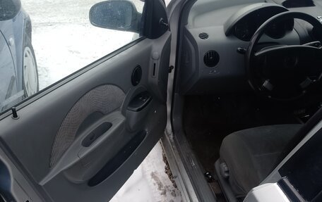 Chevrolet Aveo III, 2004 год, 4 фотография