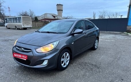 Hyundai Solaris II рестайлинг, 2011 год, 720 000 рублей, 2 фотография