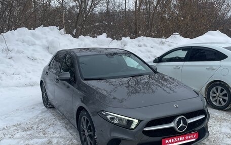 Mercedes-Benz A-Класс, 2019 год, 2 400 000 рублей, 2 фотография