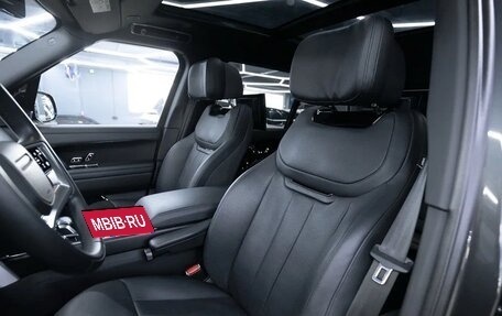 Land Rover Range Rover IV рестайлинг, 2022 год, 25 000 000 рублей, 16 фотография