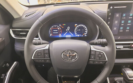 Toyota Highlander, 2025 год, 5 610 000 рублей, 15 фотография