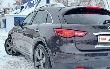 Infiniti QX70, 2013 год, 2 050 000 рублей, 18 фотография
