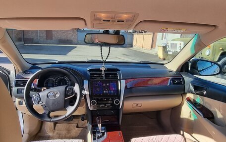 Toyota Camry, 2014 год, 2 150 000 рублей, 11 фотография