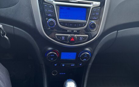 Hyundai Solaris II рестайлинг, 2012 год, 845 000 рублей, 12 фотография