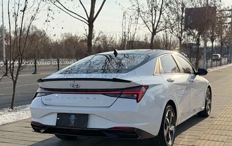 Hyundai Elantra, 2022 год, 1 640 000 рублей, 2 фотография