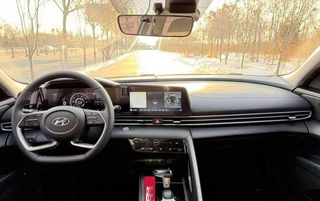 Hyundai Elantra, 2022 год, 1 640 000 рублей, 10 фотография