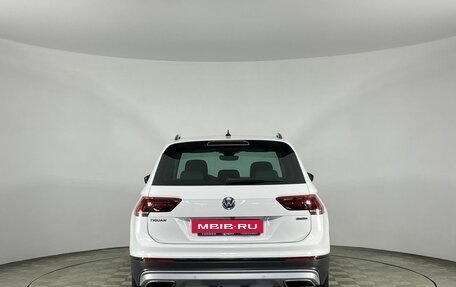 Volkswagen Tiguan II, 2019 год, 2 350 000 рублей, 8 фотография