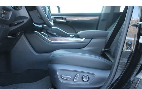 Toyota Highlander, 2025 год, 5 930 000 рублей, 16 фотография