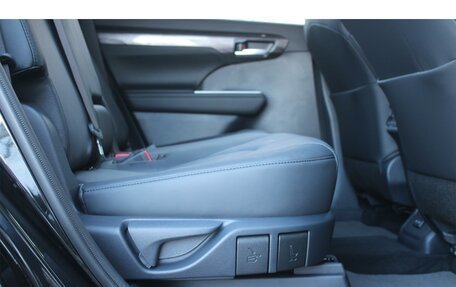 Toyota Highlander, 2025 год, 5 930 000 рублей, 18 фотография