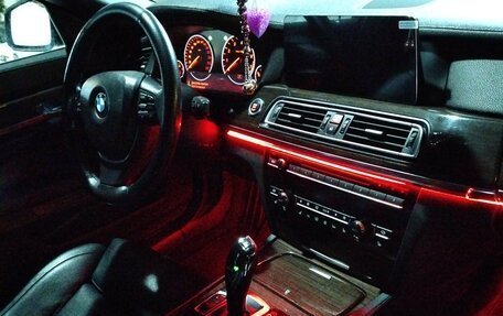 BMW 7 серия, 2010 год, 2 350 000 рублей, 17 фотография