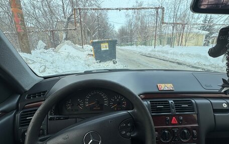 Mercedes-Benz E-Класс, 2001 год, 470 000 рублей, 9 фотография