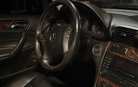 Mercedes-Benz C-Класс, 2004 год, 750 000 рублей, 15 фотография