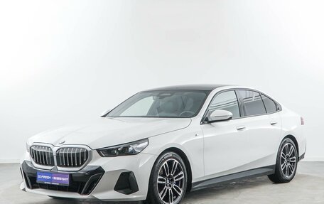 BMW 5 серия, 2023 год, 7 878 888 рублей, 5 фотография