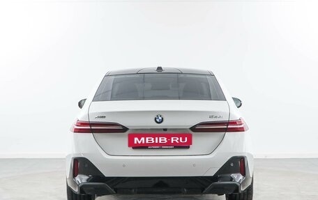 BMW 5 серия, 2023 год, 7 878 888 рублей, 4 фотография