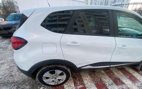 Renault Kaptur I рестайлинг, 2016 год, 980 000 рублей, 2 фотография