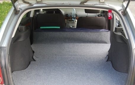 Toyota Avensis III рестайлинг, 2004 год, 720 000 рублей, 7 фотография