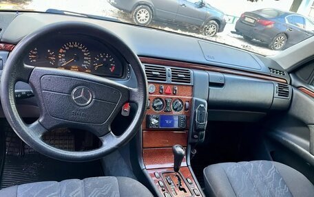 Mercedes-Benz E-Класс, 1999 год, 650 000 рублей, 8 фотография