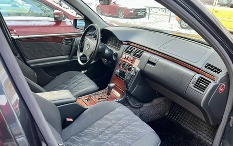 Mercedes-Benz E-Класс, 1999 год, 650 000 рублей, 10 фотография