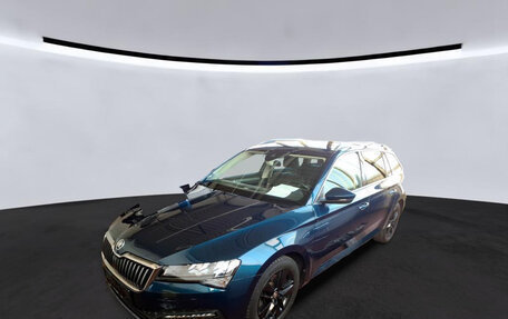 Skoda Superb III рестайлинг, 2022 год, 2 542 000 рублей, 1 фотография