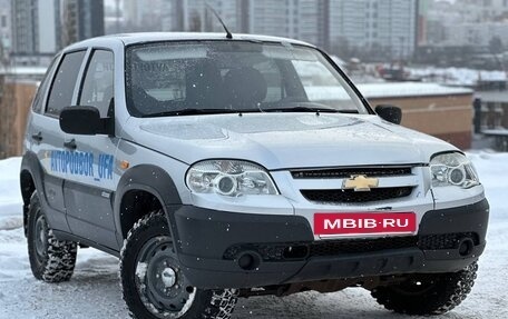 Chevrolet Niva I рестайлинг, 2010 год, 589 000 рублей, 3 фотография