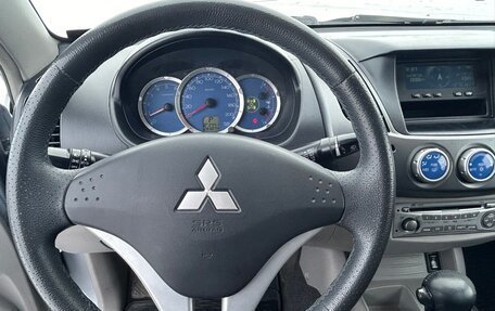 Mitsubishi L200 IV рестайлинг, 2006 год, 945 000 рублей, 13 фотография