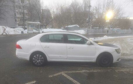 Skoda Superb III рестайлинг, 2013 год, 680 000 рублей, 1 фотография