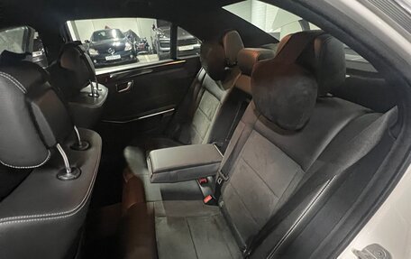 Mercedes-Benz E-Класс, 2015 год, 2 400 000 рублей, 20 фотография