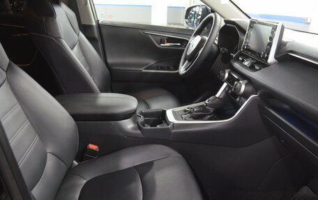 Toyota RAV4, 2019 год, 3 470 000 рублей, 11 фотография