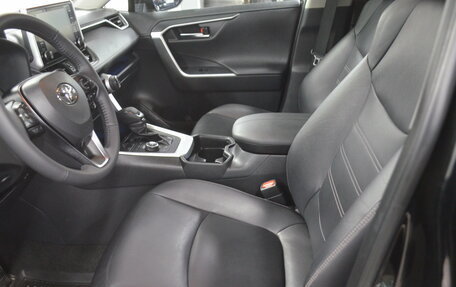 Toyota RAV4, 2019 год, 3 470 000 рублей, 16 фотография