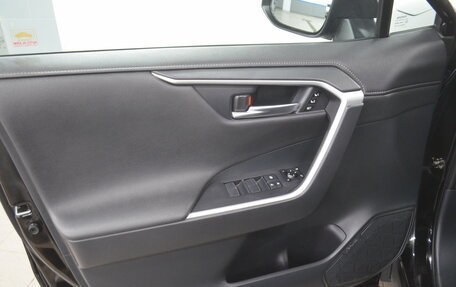 Toyota RAV4, 2019 год, 3 470 000 рублей, 15 фотография