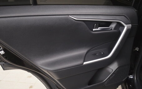 Toyota RAV4, 2019 год, 3 470 000 рублей, 14 фотография