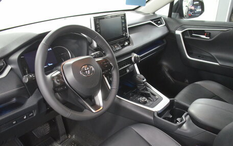 Toyota RAV4, 2019 год, 3 470 000 рублей, 17 фотография