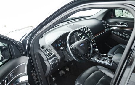 Ford Explorer VI, 2017 год, 2 790 000 рублей, 14 фотография