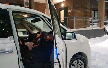 Nissan Serena IV, 2014 год, 1 350 000 рублей, 8 фотография