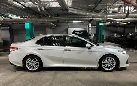 Toyota Camry, 2019 год, 2 630 000 рублей, 3 фотография