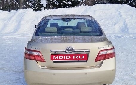Toyota Camry, 2010 год, 1 600 000 рублей, 2 фотография