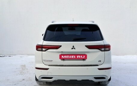 Mitsubishi Outlander, 2023 год, 4 380 000 рублей, 6 фотография