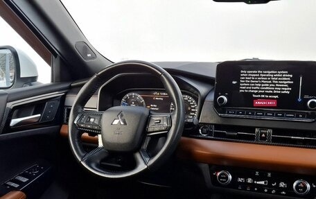 Mitsubishi Outlander, 2023 год, 4 380 000 рублей, 33 фотография